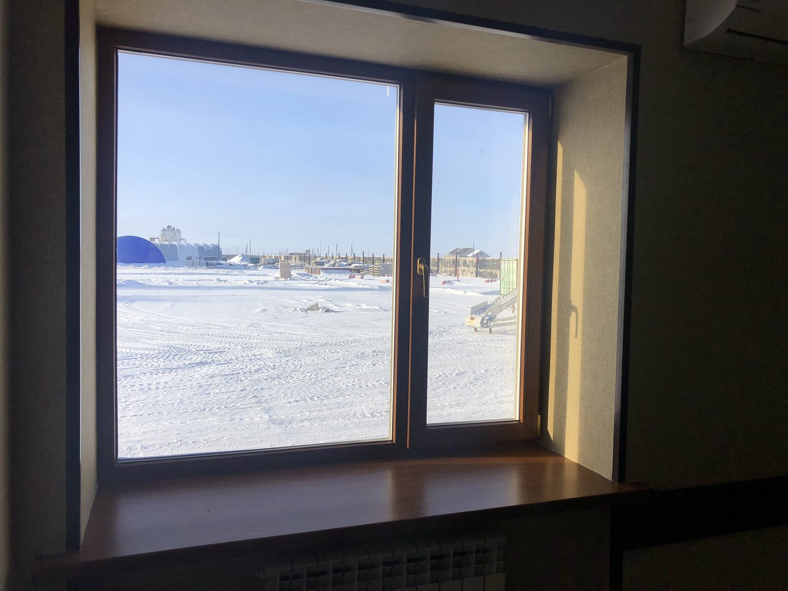 REHAU золотой дуб